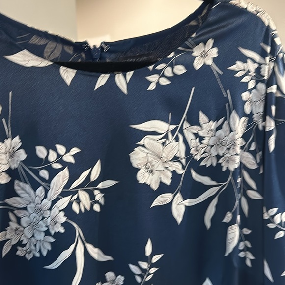 Vince Camuto Silk Dress - Picture 15 of 15